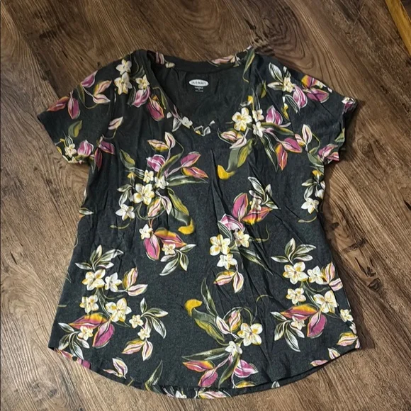 Floral V-Neck Women's Top size small - Picture 1 of 3